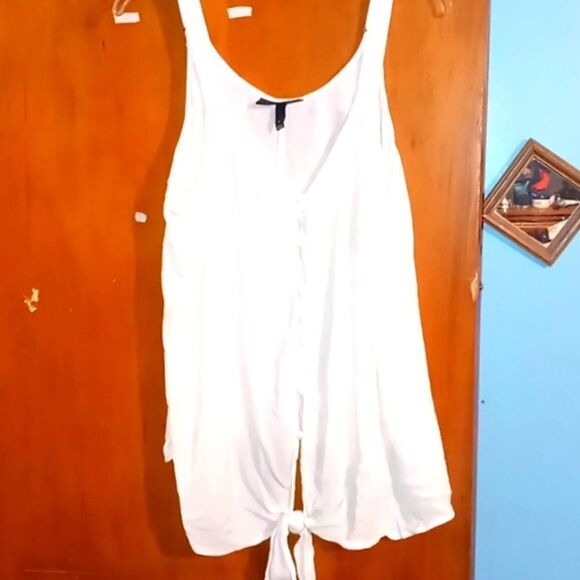 Button tank - Picture 1 of 6